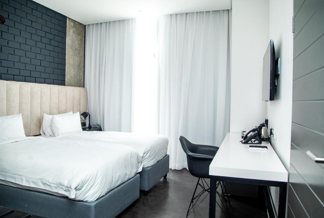 The Urban Hotel Лусака Екстер'єр фото