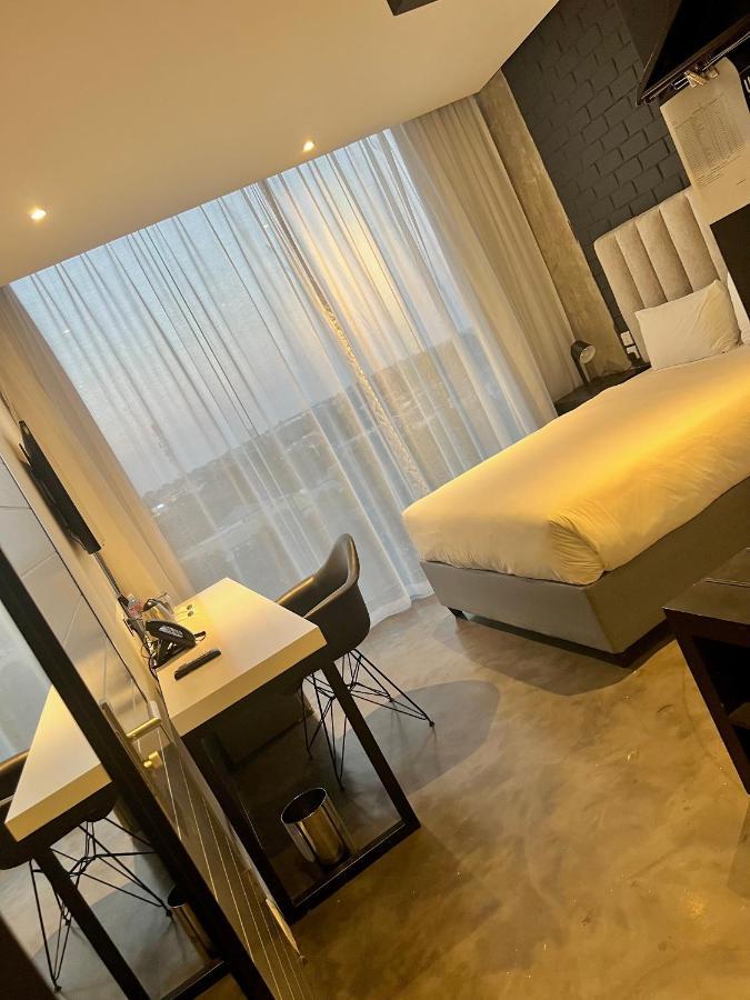 The Urban Hotel Лусака Екстер'єр фото